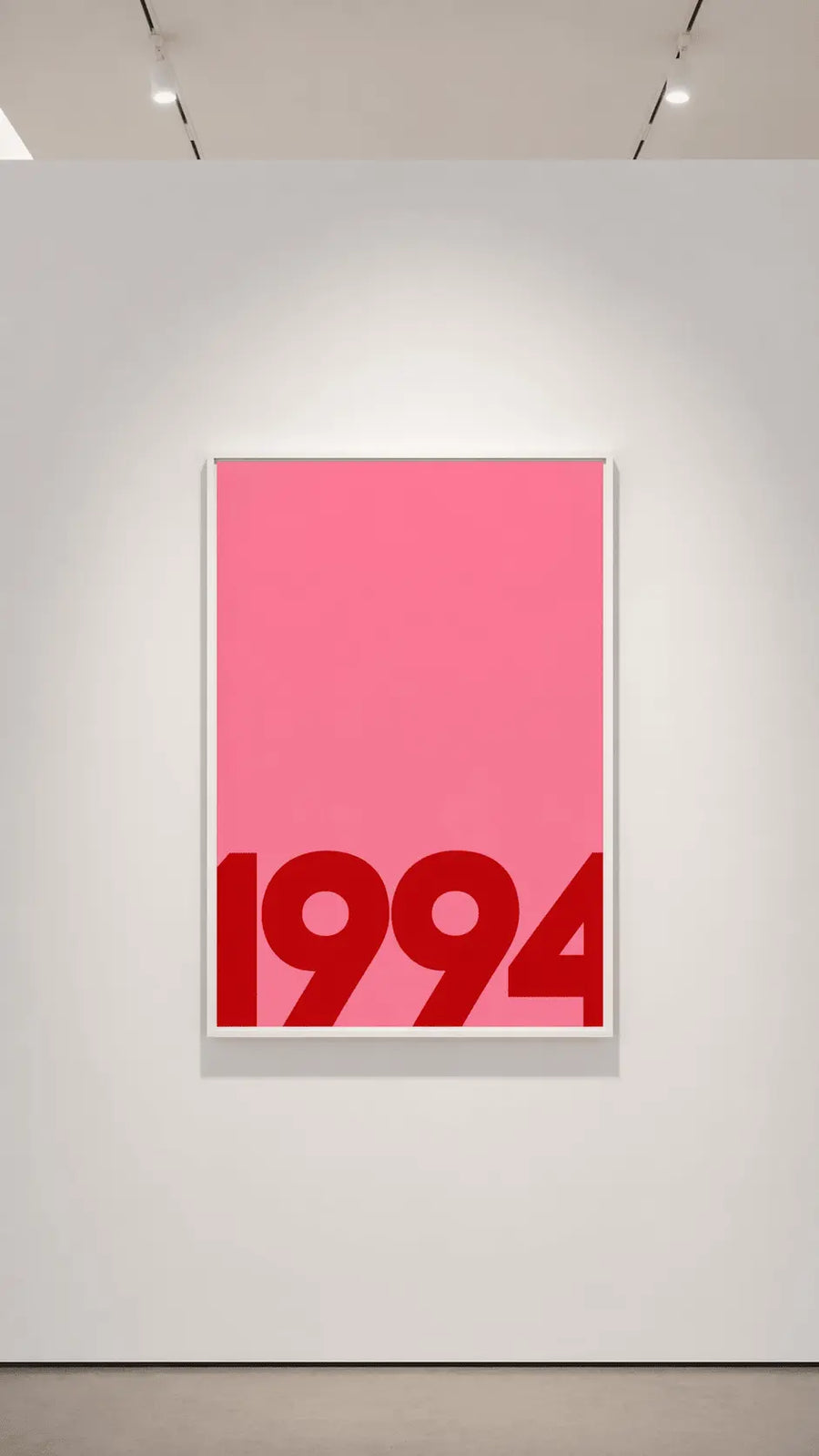 alt
Póster de pared con fondo rosa y números “1994” rojos, recorte en la esquina inferior derecha
