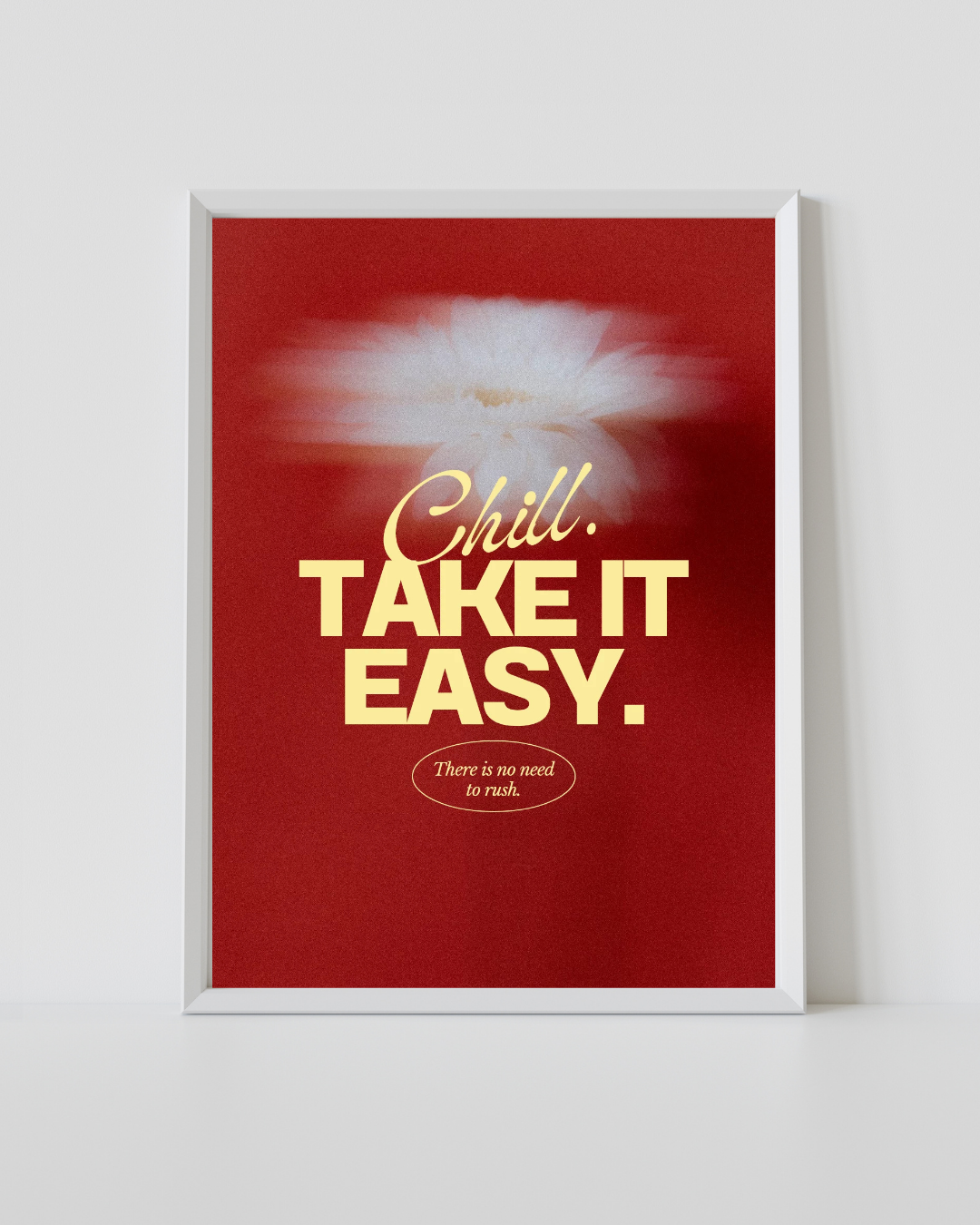 Poster d'arte da parete incorniciato con sfondo rosso e testo tipografico 