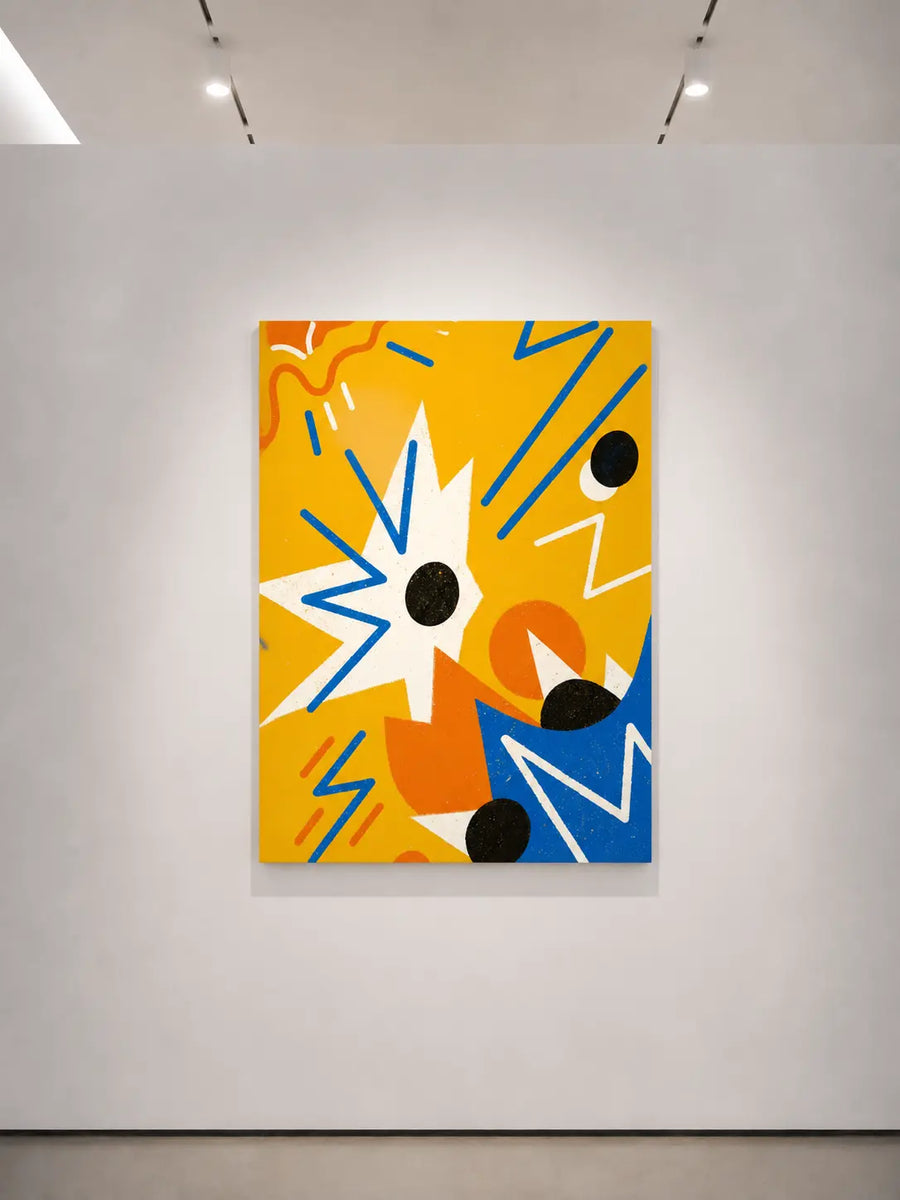 alt
Arte mural Memphis con estallido abstracto amarillo, formas naranjas y azules, puntos negros, sin marco visible