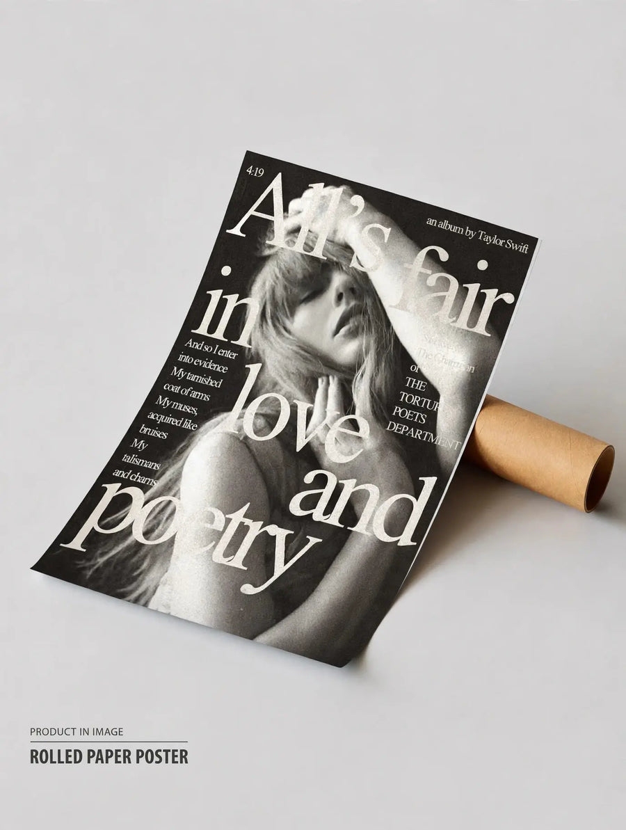Póster enrollado de Taylor Swift en tubo, retrato en blanco y negro con gran texto "amor y poesía"