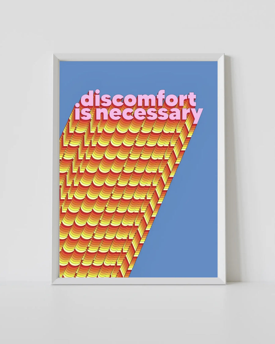 Framed wall print: fondo azul con “el malestar es necesario” en rosa sobre franjas onduladas naranjas.