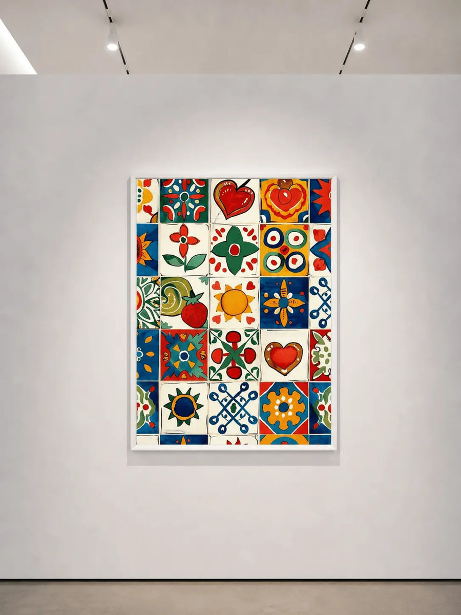 Arte mural mediterráneo enmarcado con corazones y flores de azulejos coloridos, marco claro