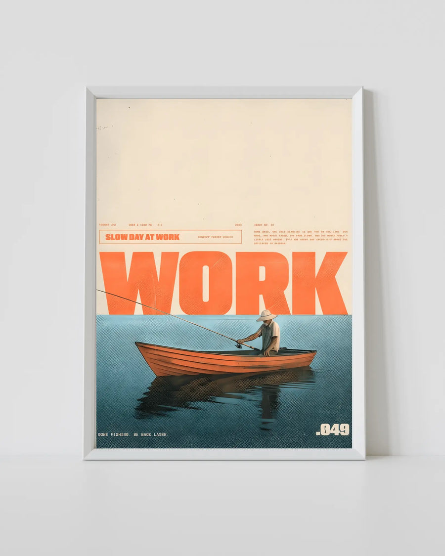 alt
Impresión tipográfica enmarcada: WORK en negrita sobre escena de barco en verde azulado, borde claro