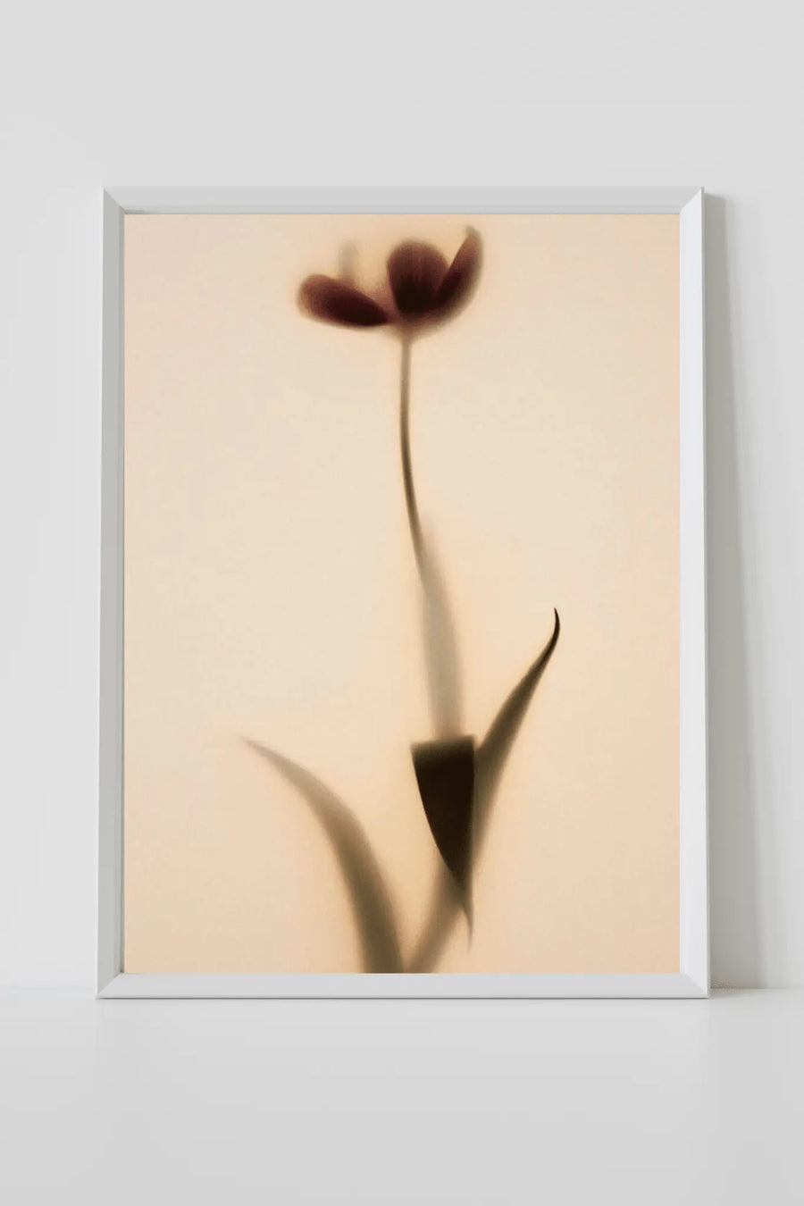 alt
Impresión enmarcada de arte floral de pared con tallo marrón oscuro y flores sobre fondo beige