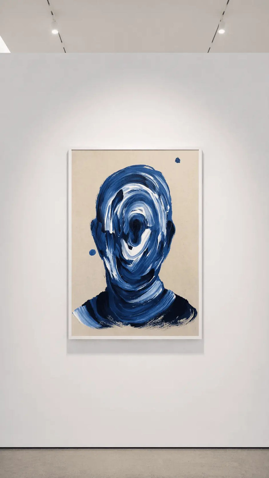 alt
Impresión de retrato abstracto enmarcado con cabeza y hombros azules sobre fondo beige