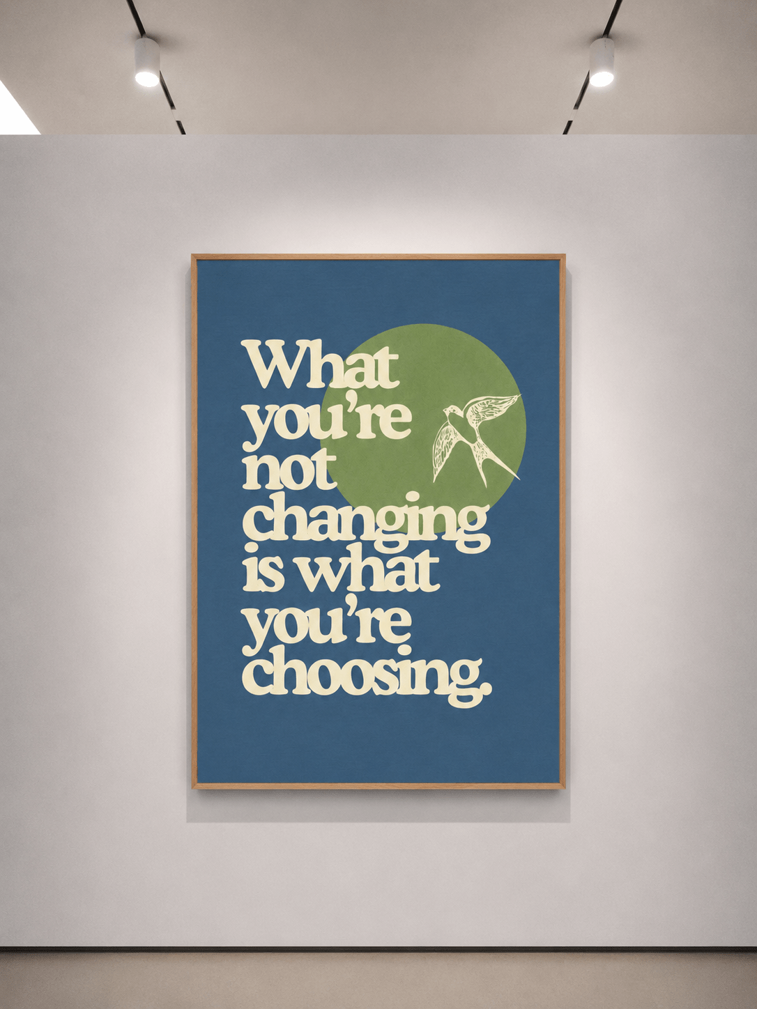 txt
Stampa con tipografia blu, scritta bianca e illustrazione di un cerchio verde in una cornice di legno.